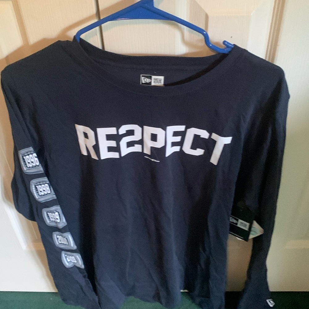 Men long sleeve Yankees shirt